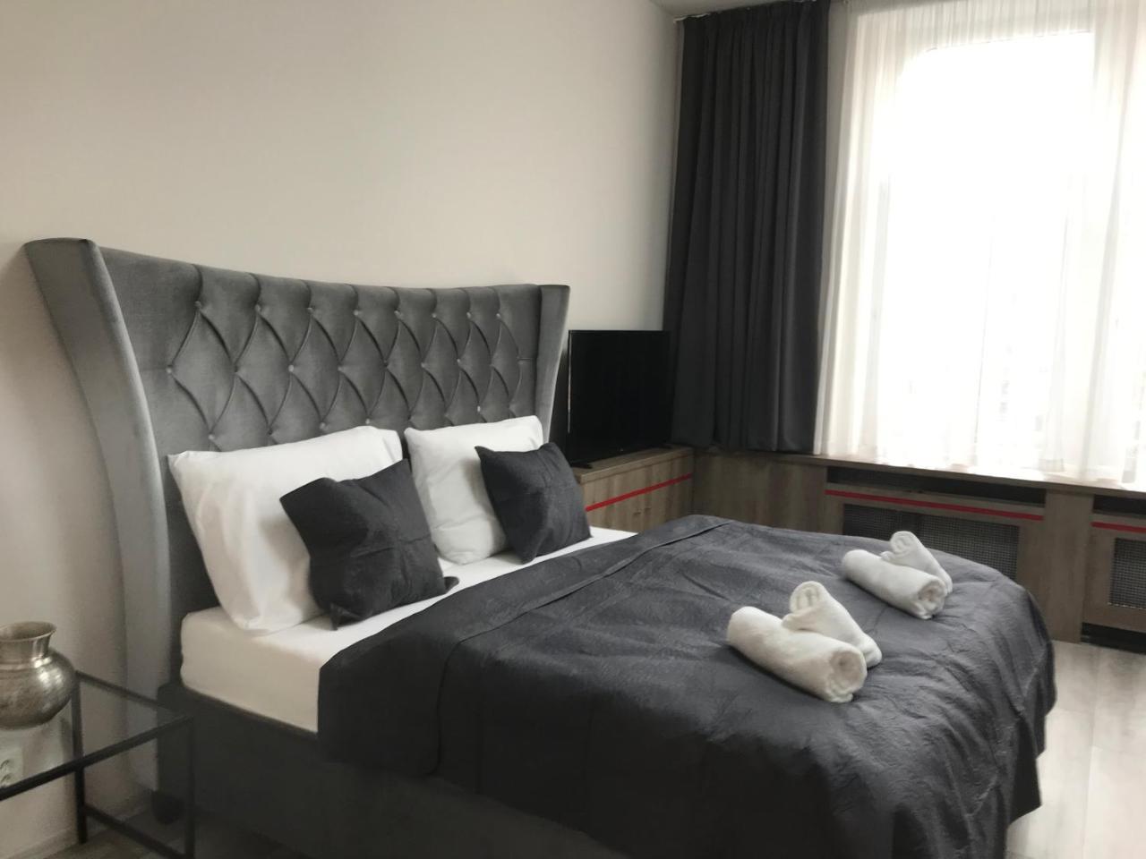 Old Town Boutique Apartments Liberec Esterno foto