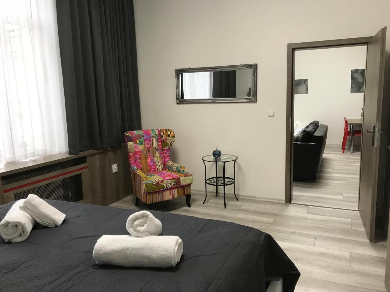 Old Town Boutique Apartments Liberec Esterno foto