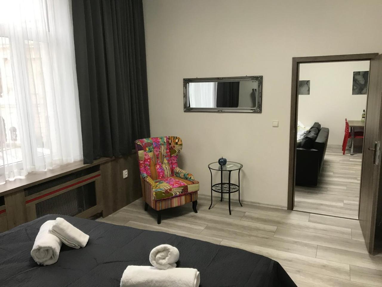 Old Town Boutique Apartments Liberec Esterno foto